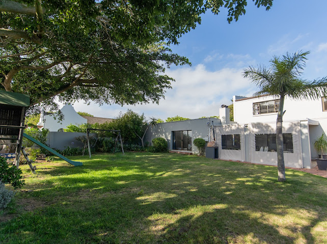 5 Bedroom Property for Sale in Summerstrand Eastern Cape